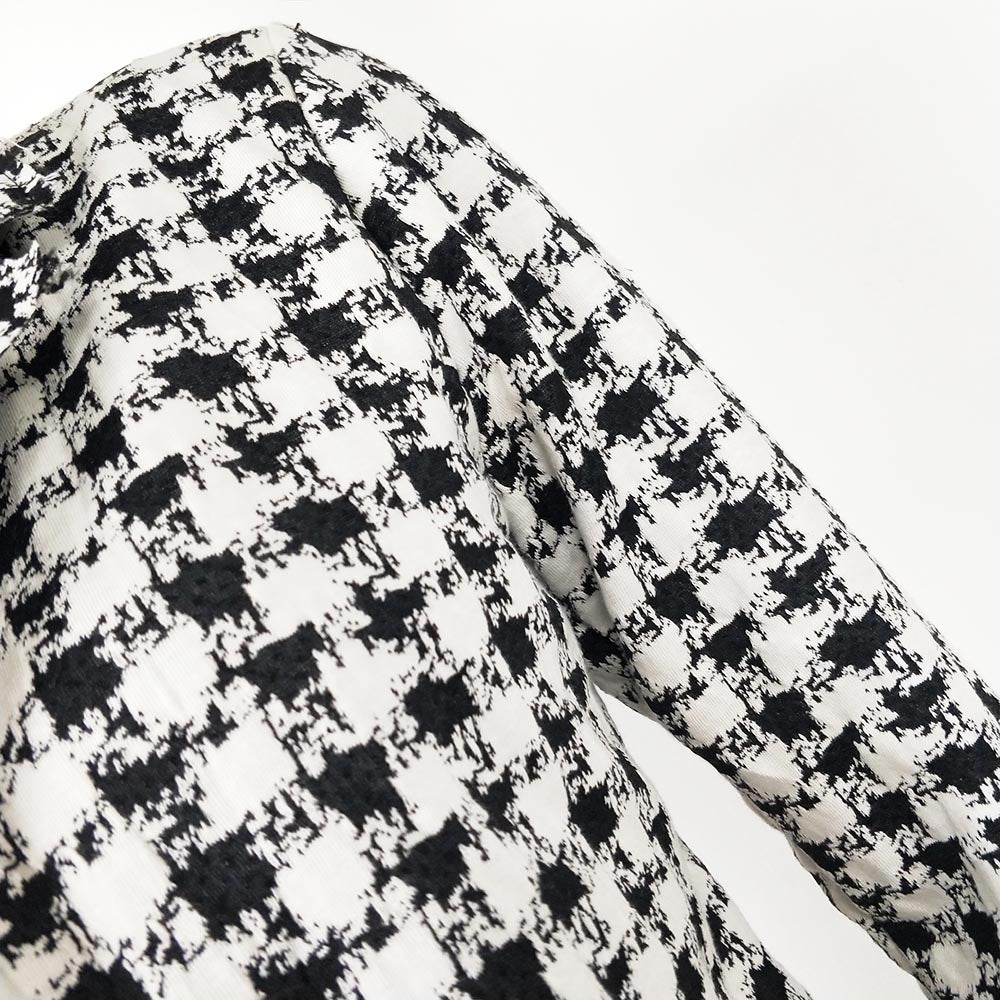 Chaqueta 2 Estilo- Fantasia Pata de GalloChaqueta Fantasia Solapa Chaqueta abierta con diseño pata de gallo. Te mantiene caliente pero sin ser demasiado pesada. Queda muy bien con todo y se puede usar en todas las ocasiones. 95 % poliéster, 5 % elastano S