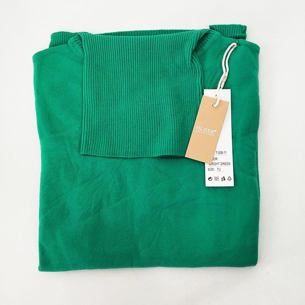 Pullover Jersey Cuello Cisne - 15 ColoresJersey Cuello Alto Déjate mimar por este jersey tan suave como una caricia. Un básico imprescindible de la temporada con cuello alto y tacto aterciopelado. Cada semana nuevos colores! Viste tu otoño de energía! Tal