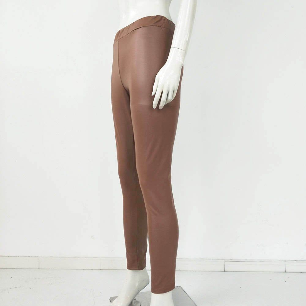 Leggins polar efecto pielLeggins polares efecto cuero Con el forro polar de estos leggins olvídate del frio con tu look mas cañero! Talla unica apta desde la S hasta la L (36/40) Forro interior Elásticos 6 Colores Envío: Suiza 2/4 días Europa 5/9 días