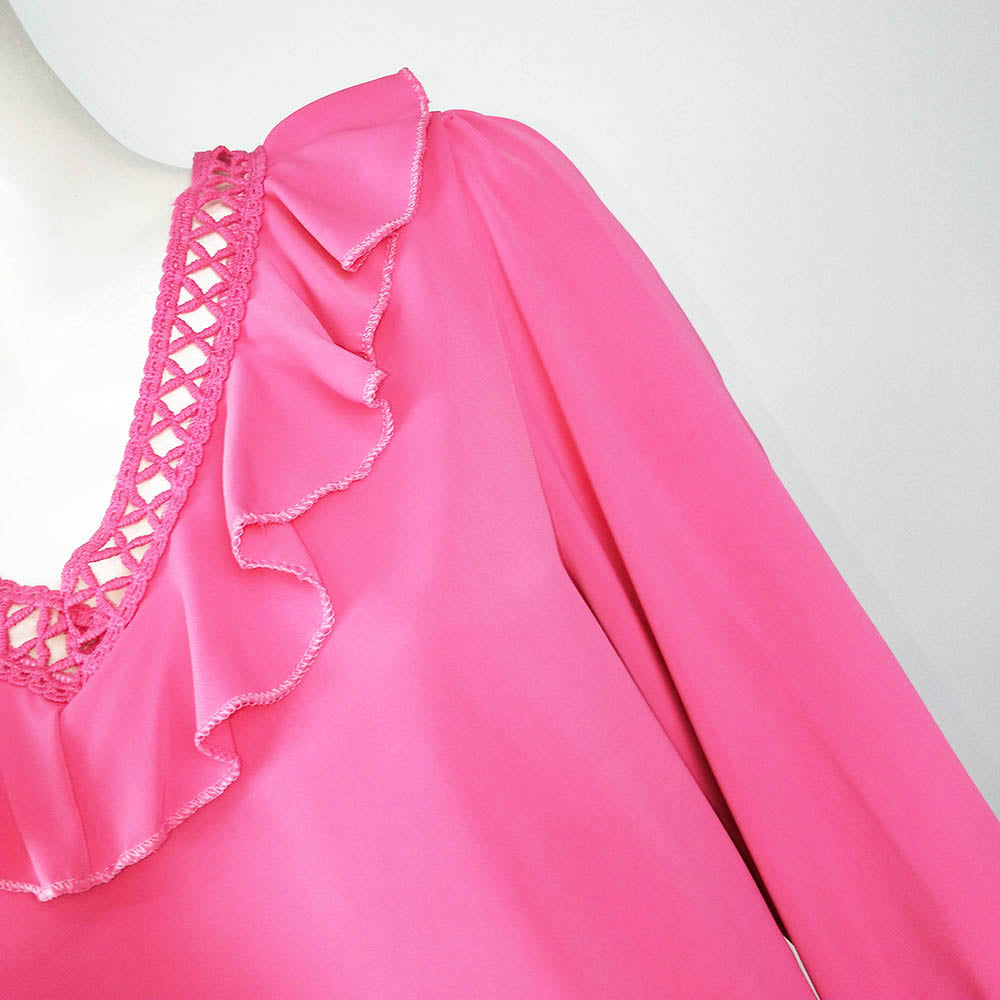 Camisa Calados Mujer- DaianaBlusa Calados Nuestra camisa con calados, es ideal para usar con tus jeans o tu falda favorita! Suaves y femeninos detalles en el escote y puños, la convertirán en tu nueva favorita! Elige tu color mágico y estrena esta semana!