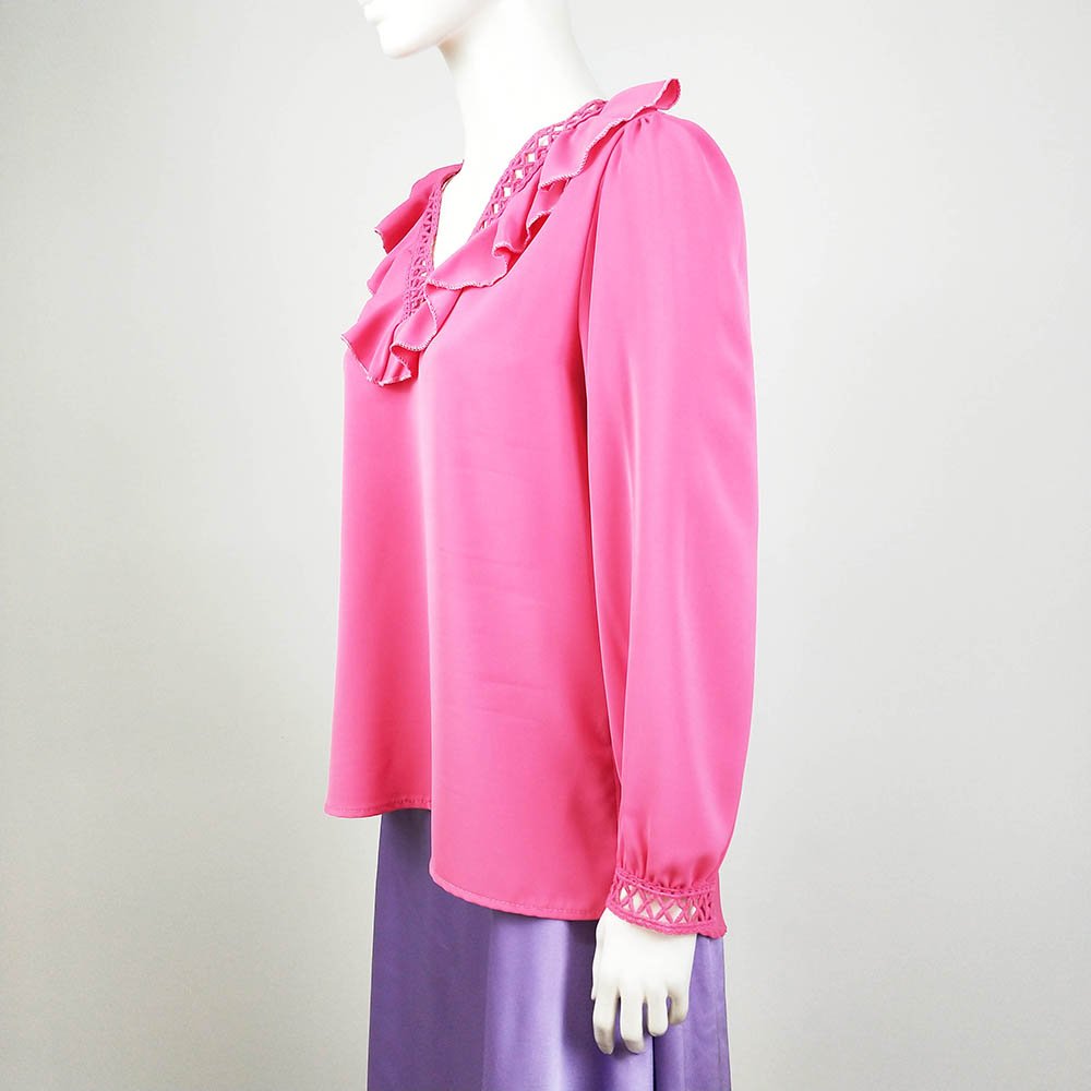 Camisa Calados Mujer- DaianaBlusa Calados Nuestra camisa con calados, es ideal para usar con tus jeans o tu falda favorita! Suaves y femeninos detalles en el escote y puños, la convertirán en tu nueva favorita! Elige tu color mágico y estrena esta semana!