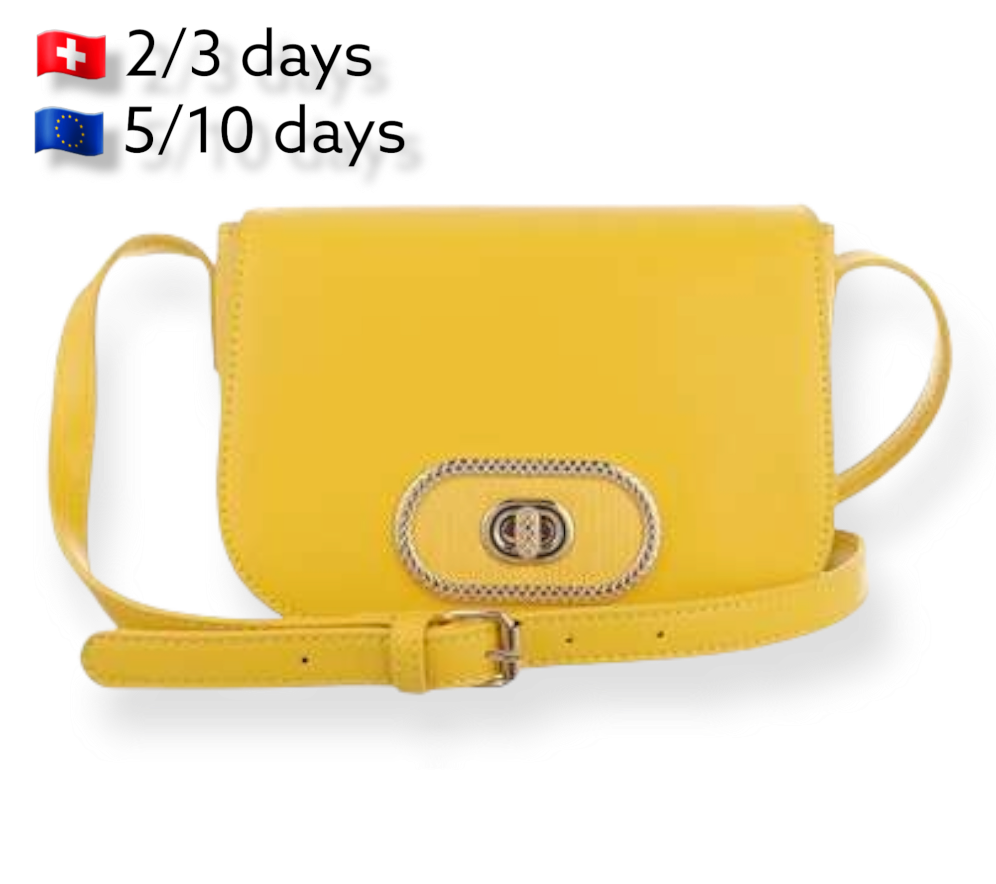 Bolso Triana Amarillo | Yellow Bag HandbagBolso Italiano de hombro cuero PU Material eco piel Medidas 23cm*10cm*15cm Altura de la correa para el hombro (cm): 30-60 Bandolera Bolsillos interiores: 1 Bolsillos interiores con cremallera: 1 Tipo de cierre: Ci