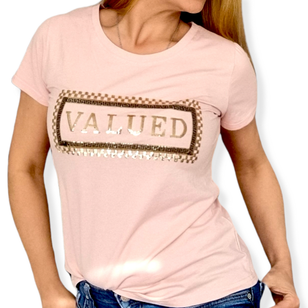 Camiseta Original Mujer Valued | Women T-shirt originalCamiseta original diseño Valued con lentejuelas Las camisetas son básicos que usamos todo el año aunque también tenemos nuestras favoritas. Crea multiples outfits con una sola camiseta Esta camiseta b