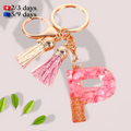 Llavero Letra P | KeychainLlavero con letra efecto 3D Este llavero es perfecto para regalar con detalles que no pasaran desapercibidos. Organiza tus llaves con este precioso llavero con letra acrílica de efecto 3D en tonos rosa y gold. Características: Co