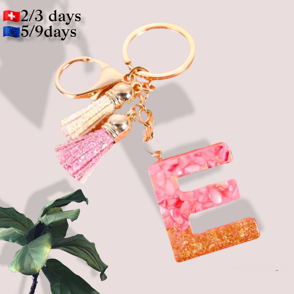 Llavero Letra E - KeychainLlavero con letra efecto 3D Este llavero es perfecto para regalar con detalles que no pasaran desapercibidos. Organiza tus llaves con este precioso llavero con letra acrílica de efecto 3D en tonos rosa y gold. Características: Co