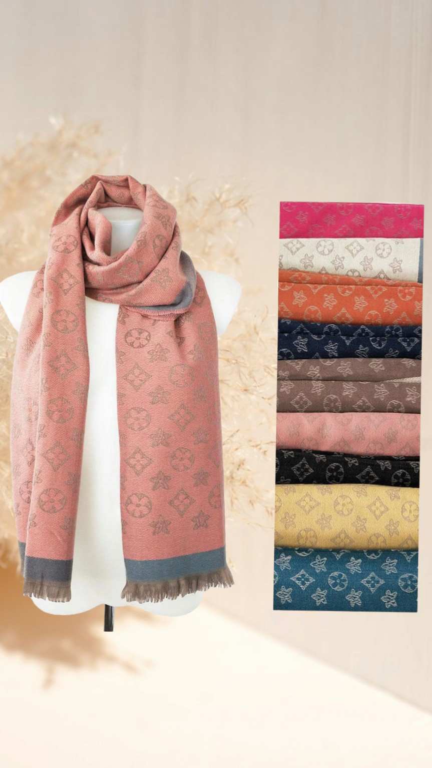 Bufanda XL Diseño 12 coloresBufanda XL con estampado flores Bufandas XL extra suaves y calientes. Diseño floral estampado 80% viscosa, 20% lana 180cm*60cm aproximadamente Envío: Suiza 2/4 días Europa 5/9 días