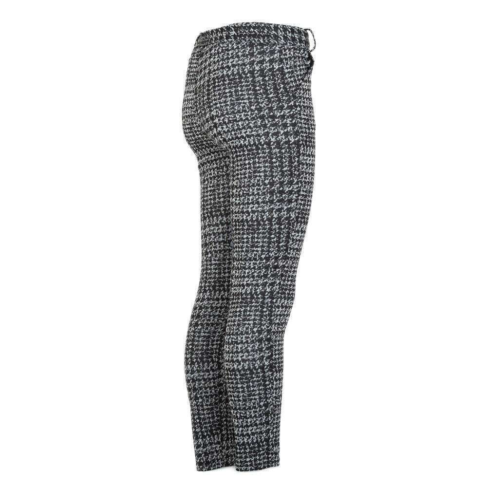 Pantalón Elásticos Cuadros Roma S/2XLPantalón elástico con cinturón Comodidad asegurada con este pantalón elástico estampado. Chinos de talle alto confeccionados en tejido elástico. Material: 85% poliamida, 15% elastano Cintura alta XL/2XL = 42/44 | L/XL