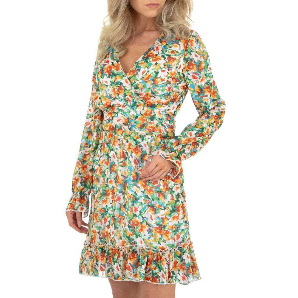 Vestido Tatiana EstampadoVestido estampado De estampado floreado y con tela efecto tul. En colores total tendencia como el verde o naranja, este delicado vestido es perfecto para diario o para ocasiones mas especiales. Escote en V cruzado. Cremallera late