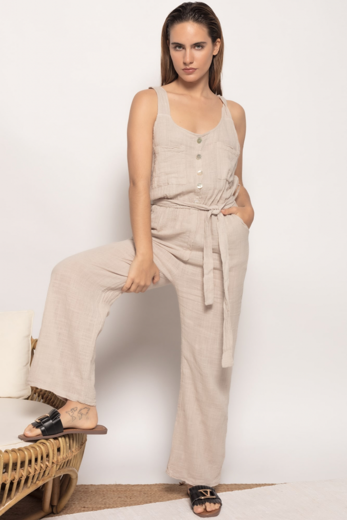 Linen-blend utility overalls | Twik | Women's Jumpsuit- a › dresses › li... Traducir esta página women's overall linen beige de  Twik exclusive- These straight, fluid and lightweight overalls are everything!- Patch pockets on the sides- Ultra light linen-rayon blend- Adjustable ...