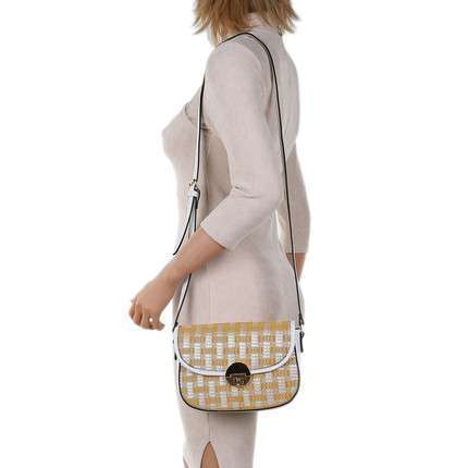 Bolso Trend Amarillo |Trend Bag YellowBolso italiano tejido mixto Tamaño: 22cm*7cm*16cm Altura de la correa (cm): 50-60 Bandolera Material: Tejido sintético y eco piel 2 Bolsillos interiores 1 Bolsillo interior con cremallera Bolsillo para teléfono Cierre